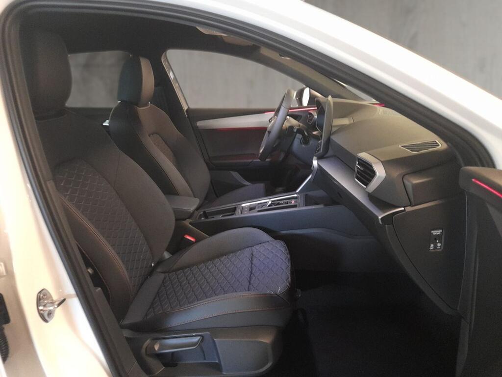 SEAT Leon 1.5 TSI e-Hybrid 150kW DSG-6 FR XM  //  2.950 km