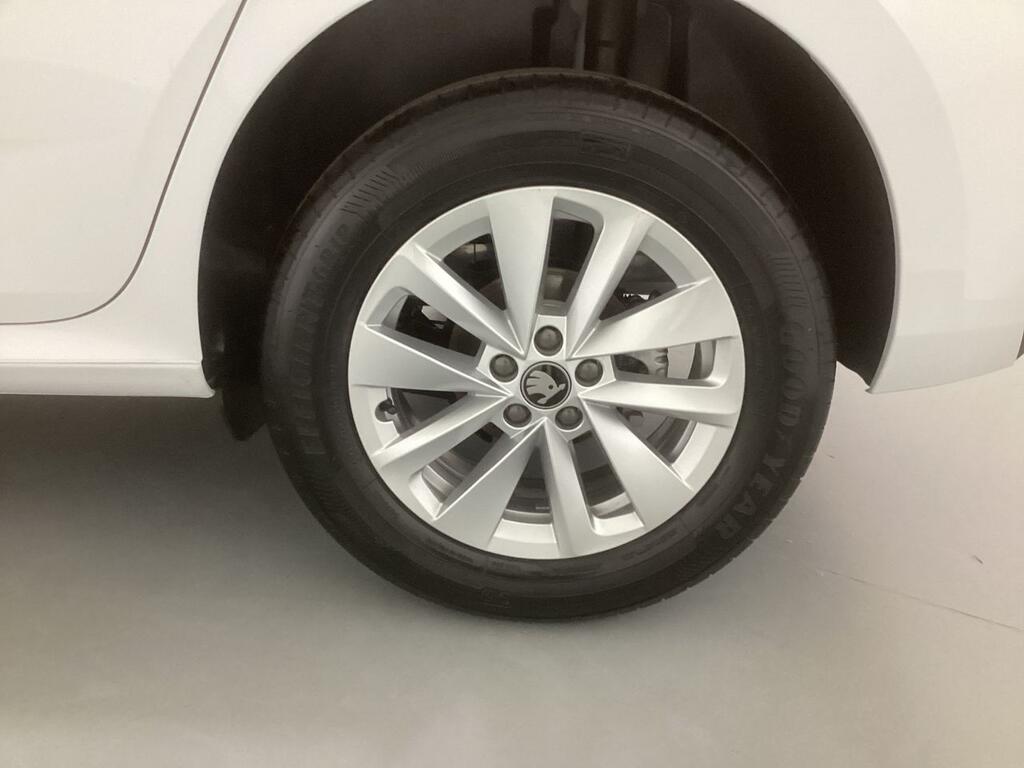 Skoda Kamiq 1.0 TSI 70kW (95CV) ESSENCE  //  1 km