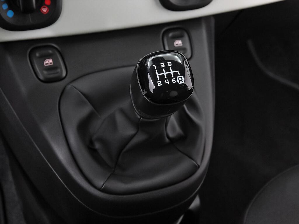 Fiat Panda Pandina 1.0 Hybrid 51kW (70cv)  //  3.750 km