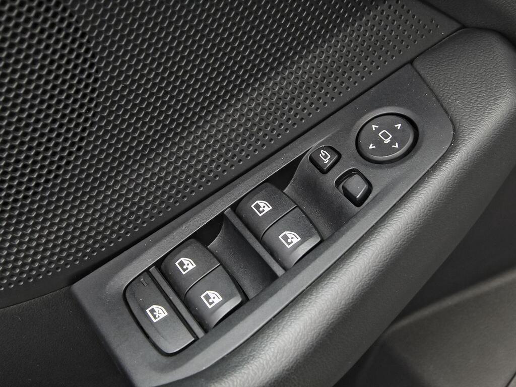 BMW Serie 1 118i  (140 CV)  //  63.400 km