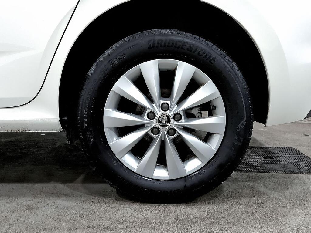Skoda Kamiq 1.0 TSI 81kW (110CV) DSG Ambition 110 CV // 56.299 km