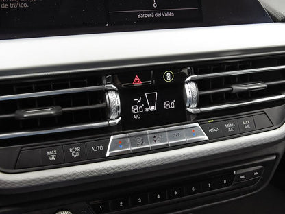 BMW Serie 1 118d Business Auto //  68.006 KM