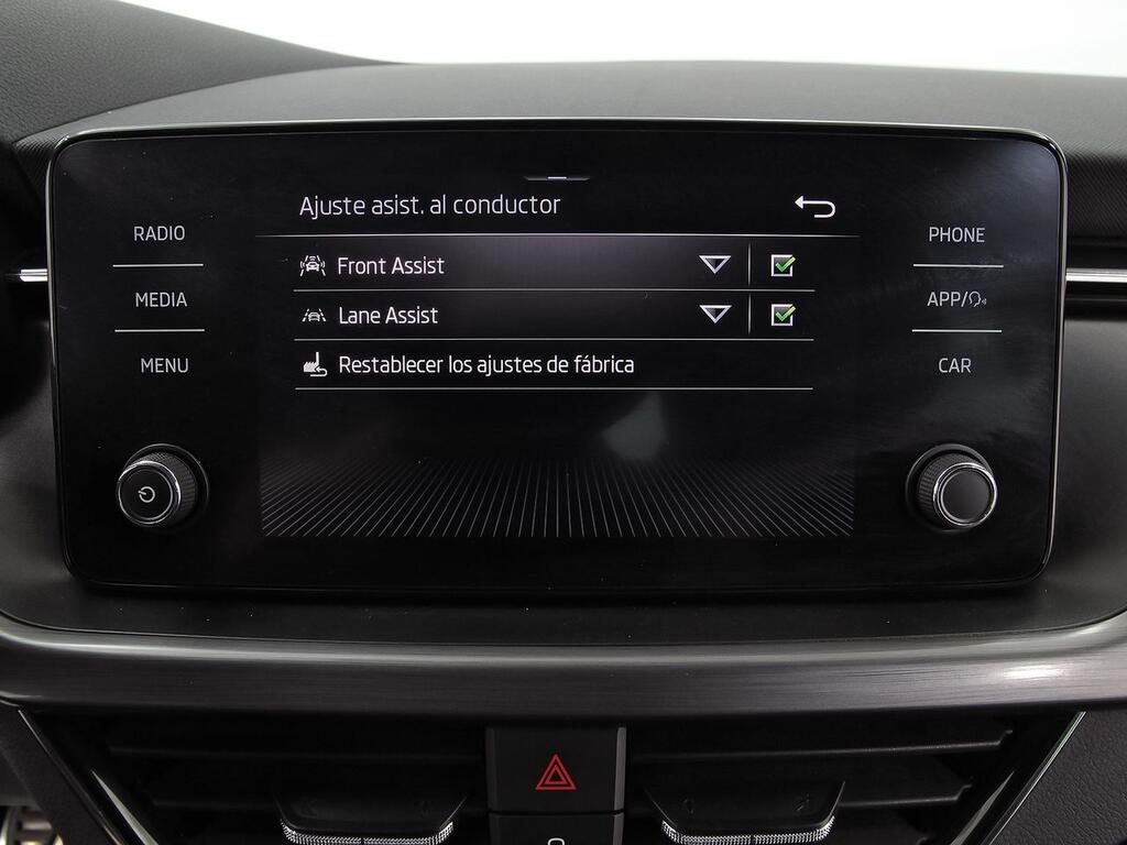 Skoda Kamiq 1.0 TSI 81kW (110CV) SCOUT //  73.118 km