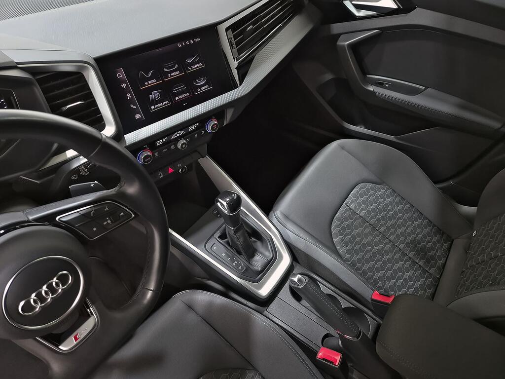 Audi A1 Sportback Black line 30 TFSI 85kW S tron  //  40.282 km