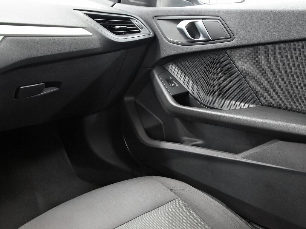 BMW Serie 1 118d Business Auto //  68.006 KM