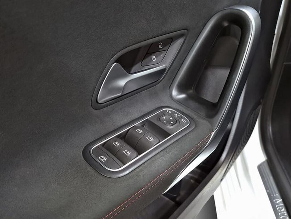 Mercedes Clase A A200d Auto. (150cv) // 50.099km - 2023