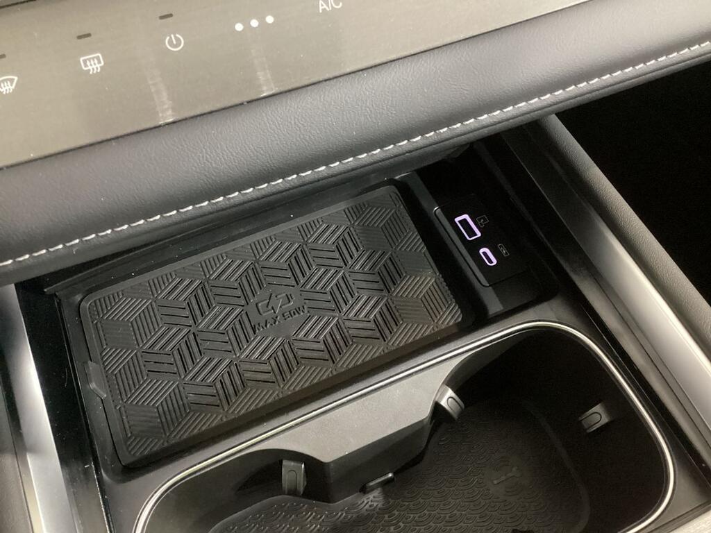 Ebro S700 1.5 TGDI PHEV Luxury E-CVT  //  1 km