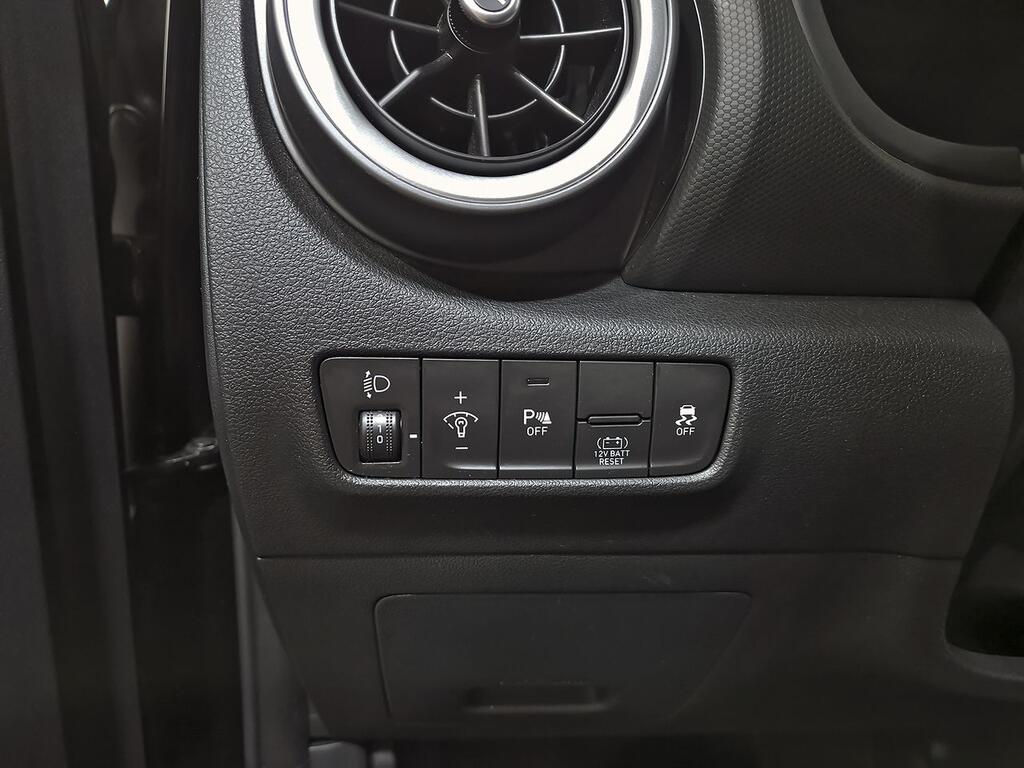 Hyundai Kona 1.6 GDI HEV Maxx DCT 141 CV  //  77.555 km