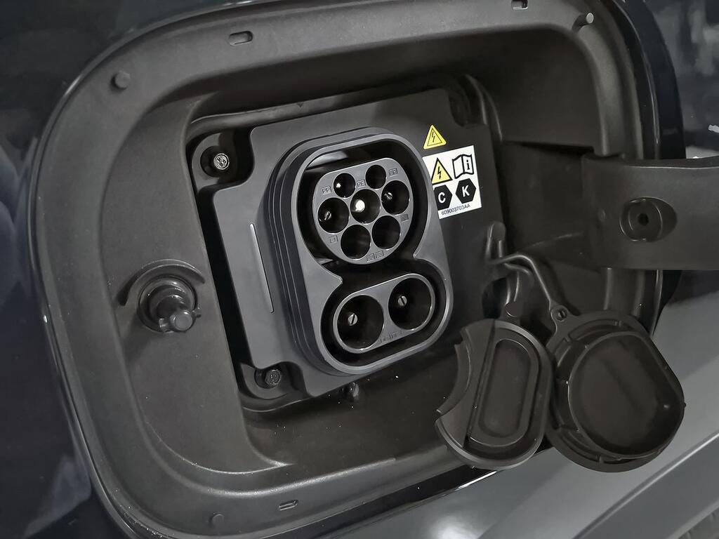 Ebro S800 1.5 TGDI PHEV Luxury E-CVT  //  7.800 km