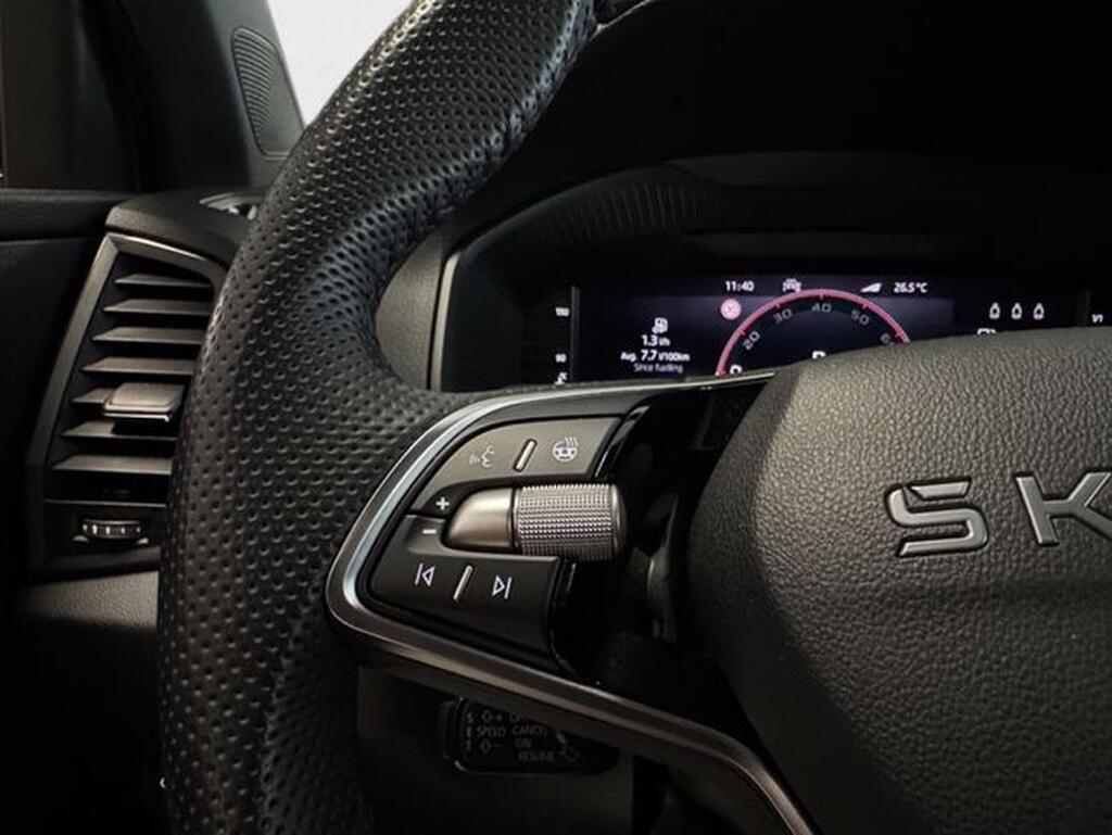 Skoda Karoq 1.5 TSI DSG Sportline (150cv) // 32.221km - 2025