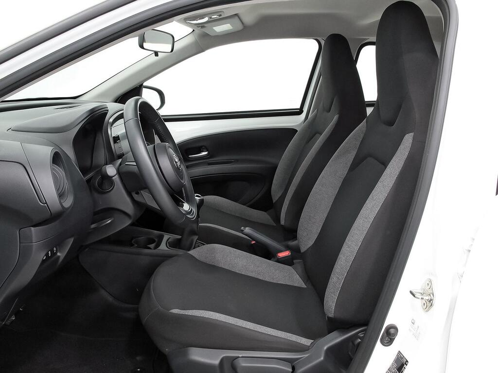 Toyota Aygo X Cross 1.0 VVT-I  Play  (72CV)  //  37.350 km