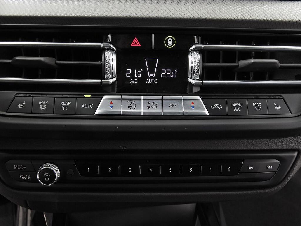 BMW Serie 1 118i Corporate Auto 140 cv  //  30.667 km