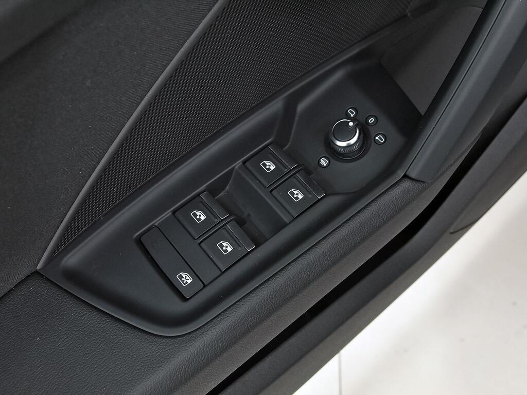 Audi A3 Sportback Advanced 30 TFSI 81kW S tronic  // 20.393 km