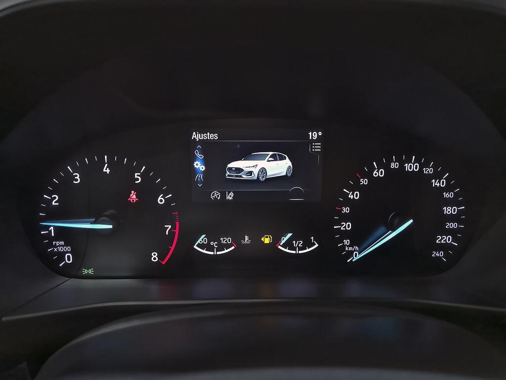Ford Focus 1.0 Ecoboost MHEV 92kW ST-Line //  38.782 km