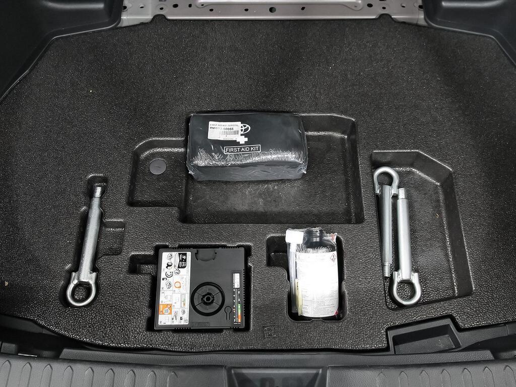 Toyota C-HR 1.8 140H Advance  //  48.965 km