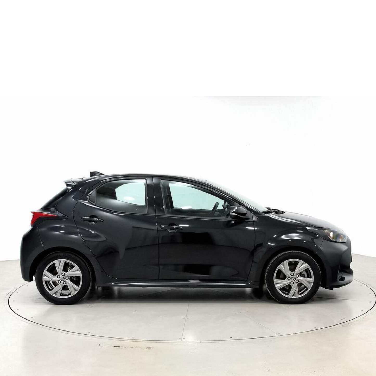 Toyota Yaris 1.5 120H Active Plus  //  38.469 km