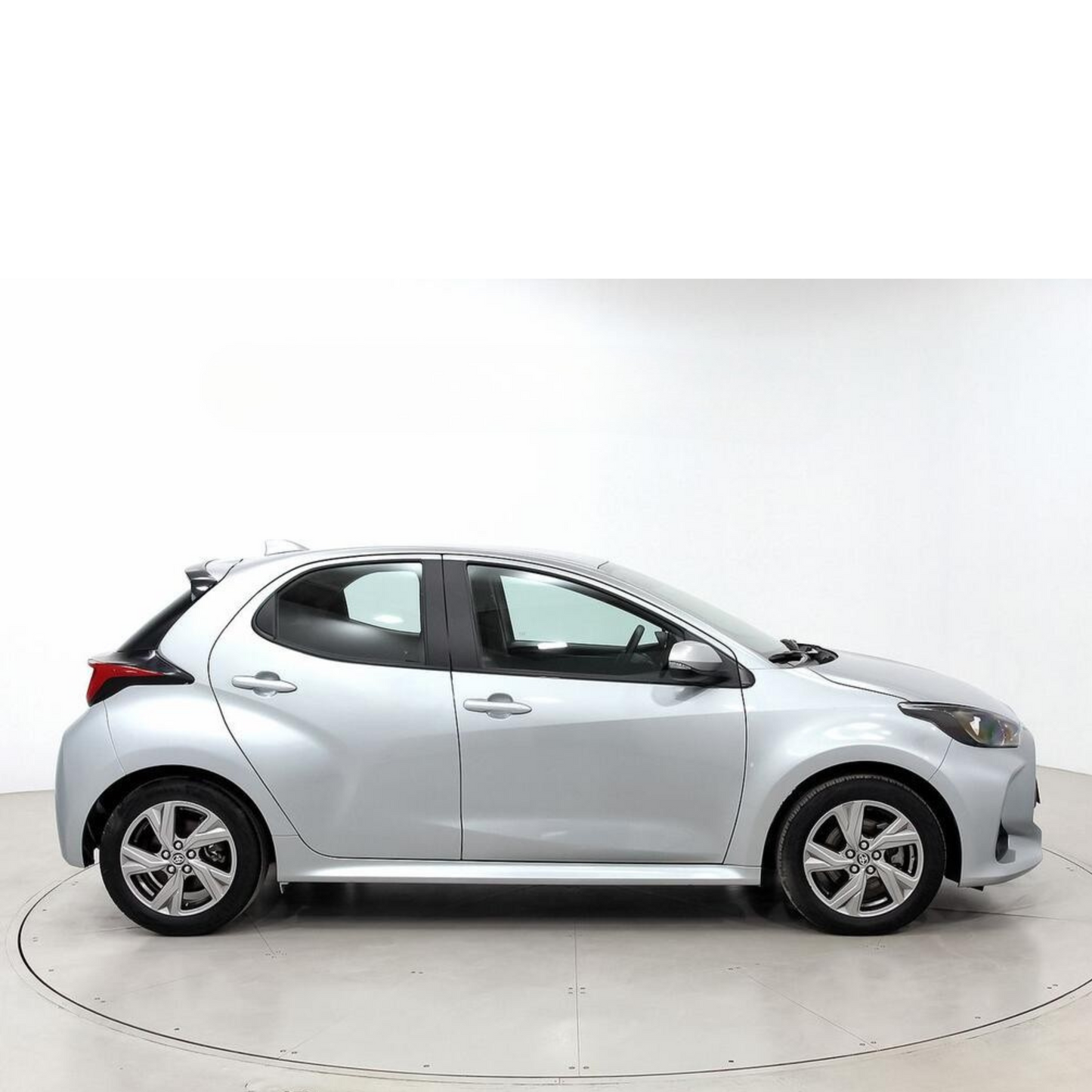 Toyota Yaris 1.5 120H Active Plus  //  34.021 km