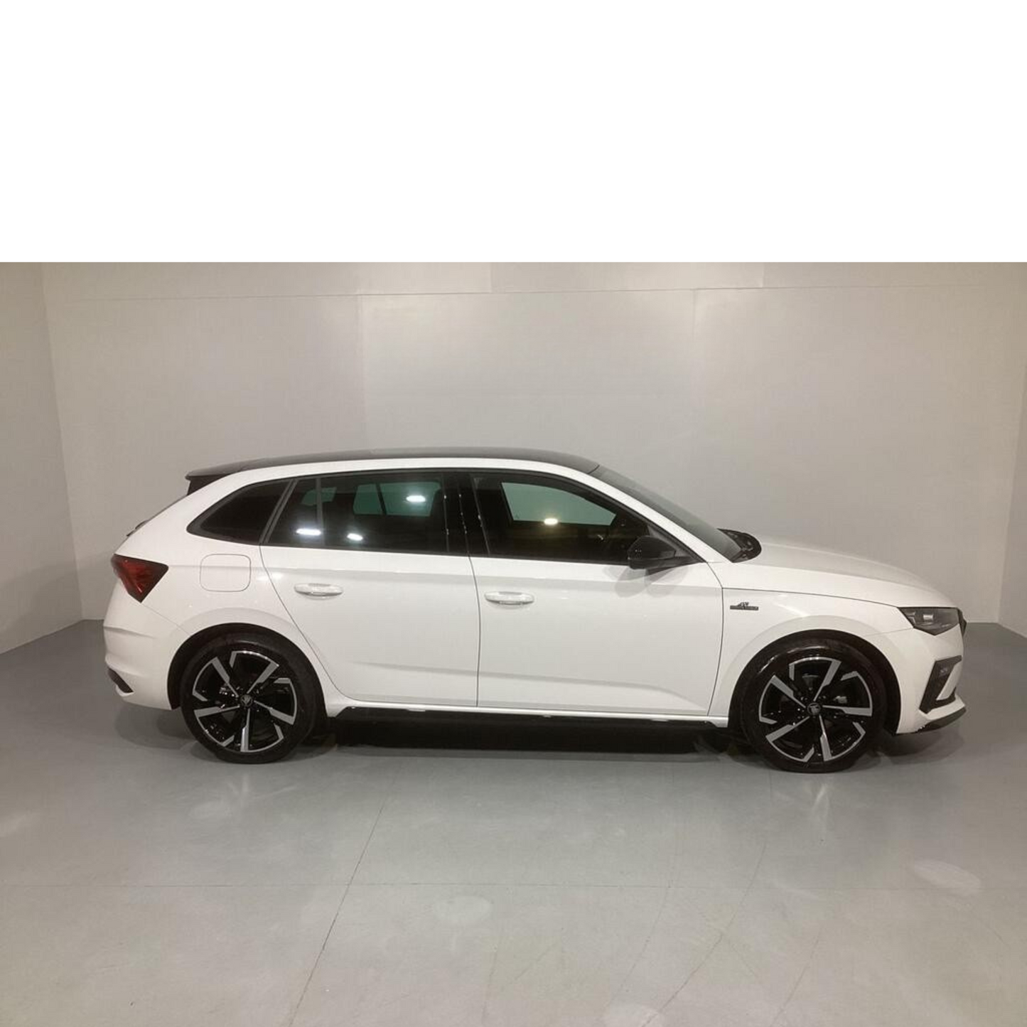 Skoda Scala 1.0 TSI 85KW(115CV) DSG MONTE CARLO  //  1km
