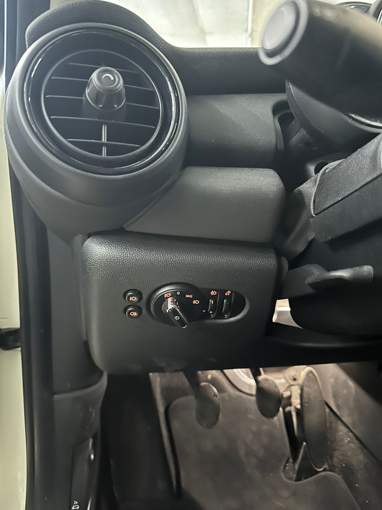 MINI ONE // 63.820 km