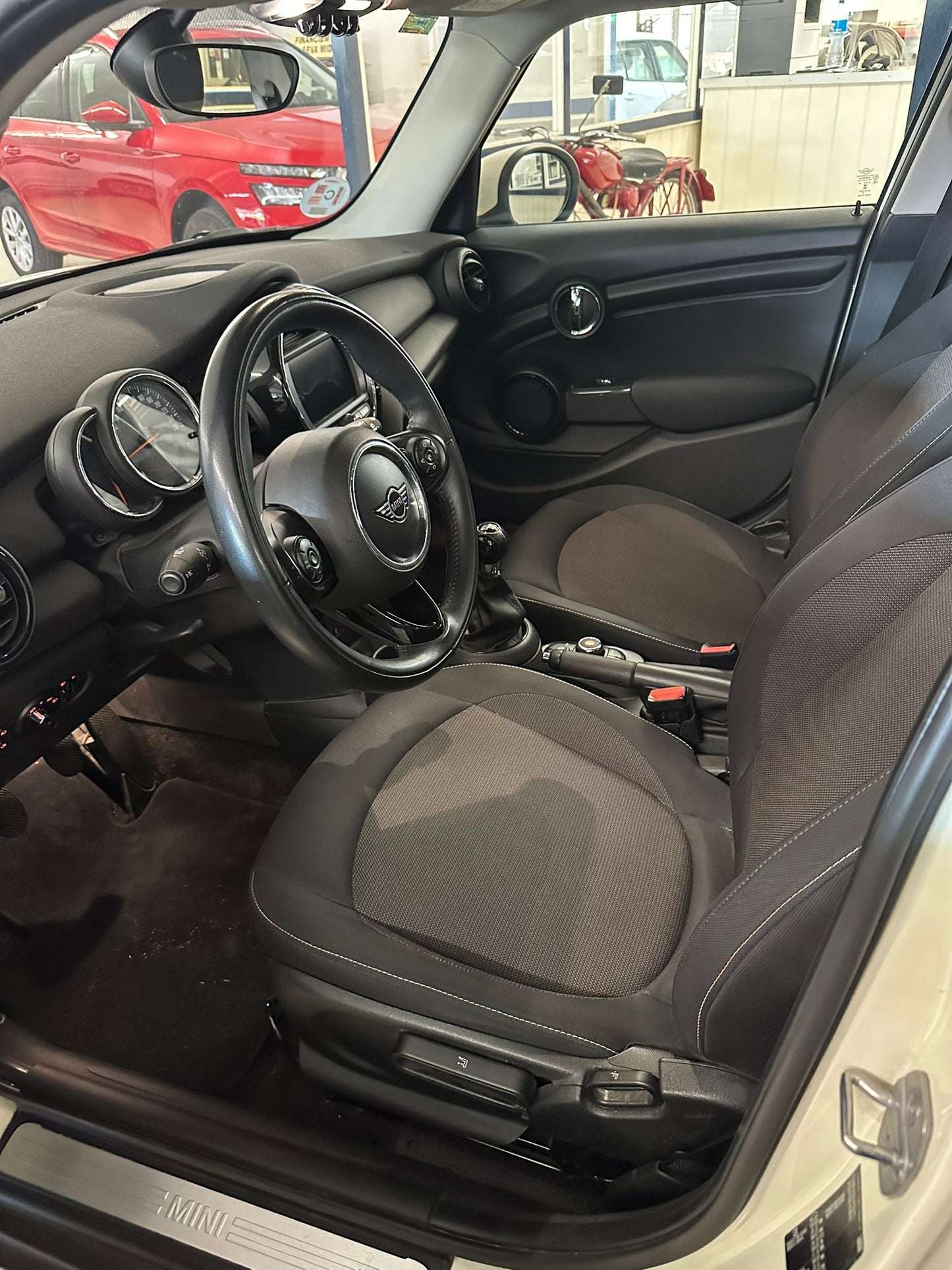MINI ONE // 63.820 km