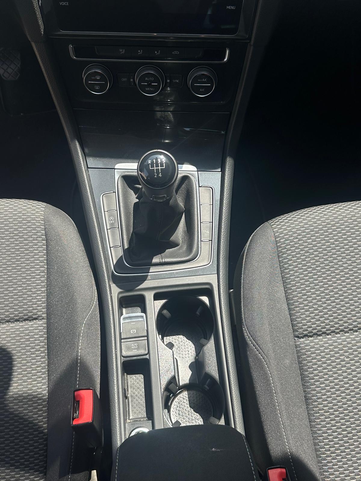 VOLKSWAGEN GOLF Last Edition 1.6 TDI 85kW (115CV)  //  89.588 km