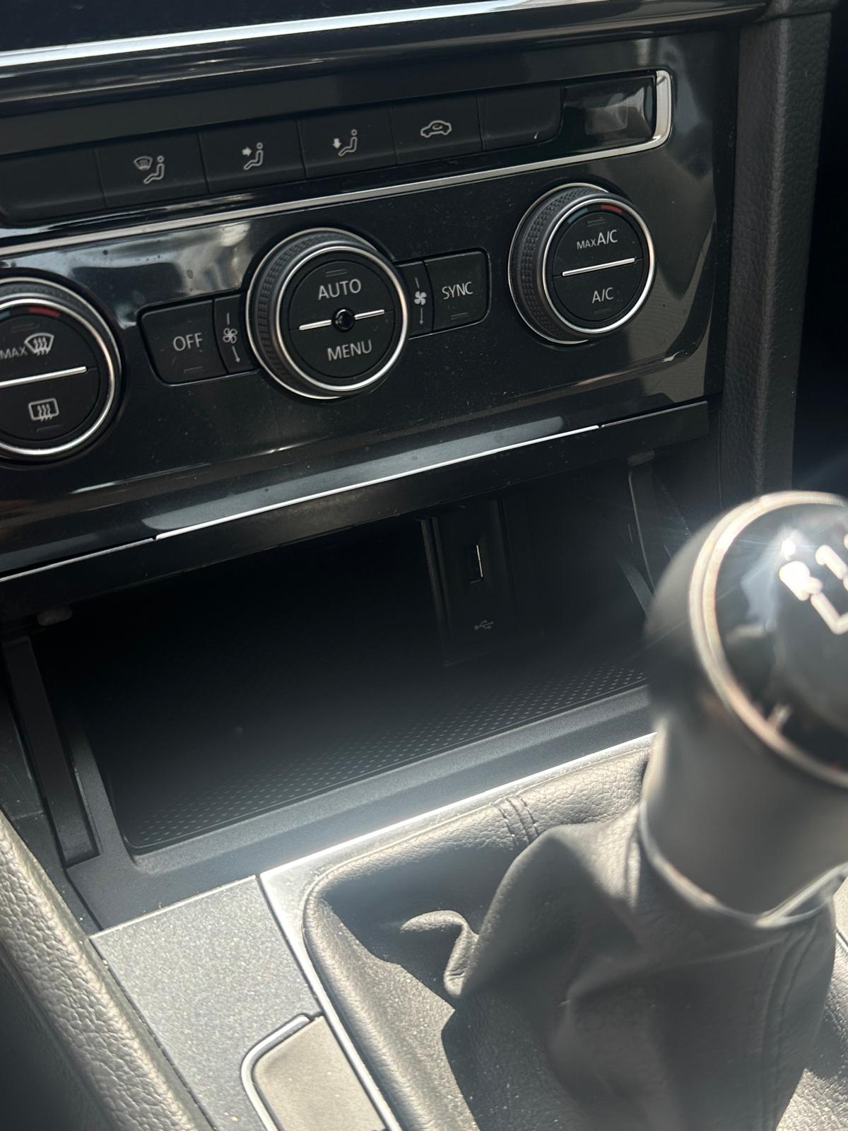 VOLKSWAGEN GOLF Last Edition 1.6 TDI 85kW (115CV)  //  89.588 km