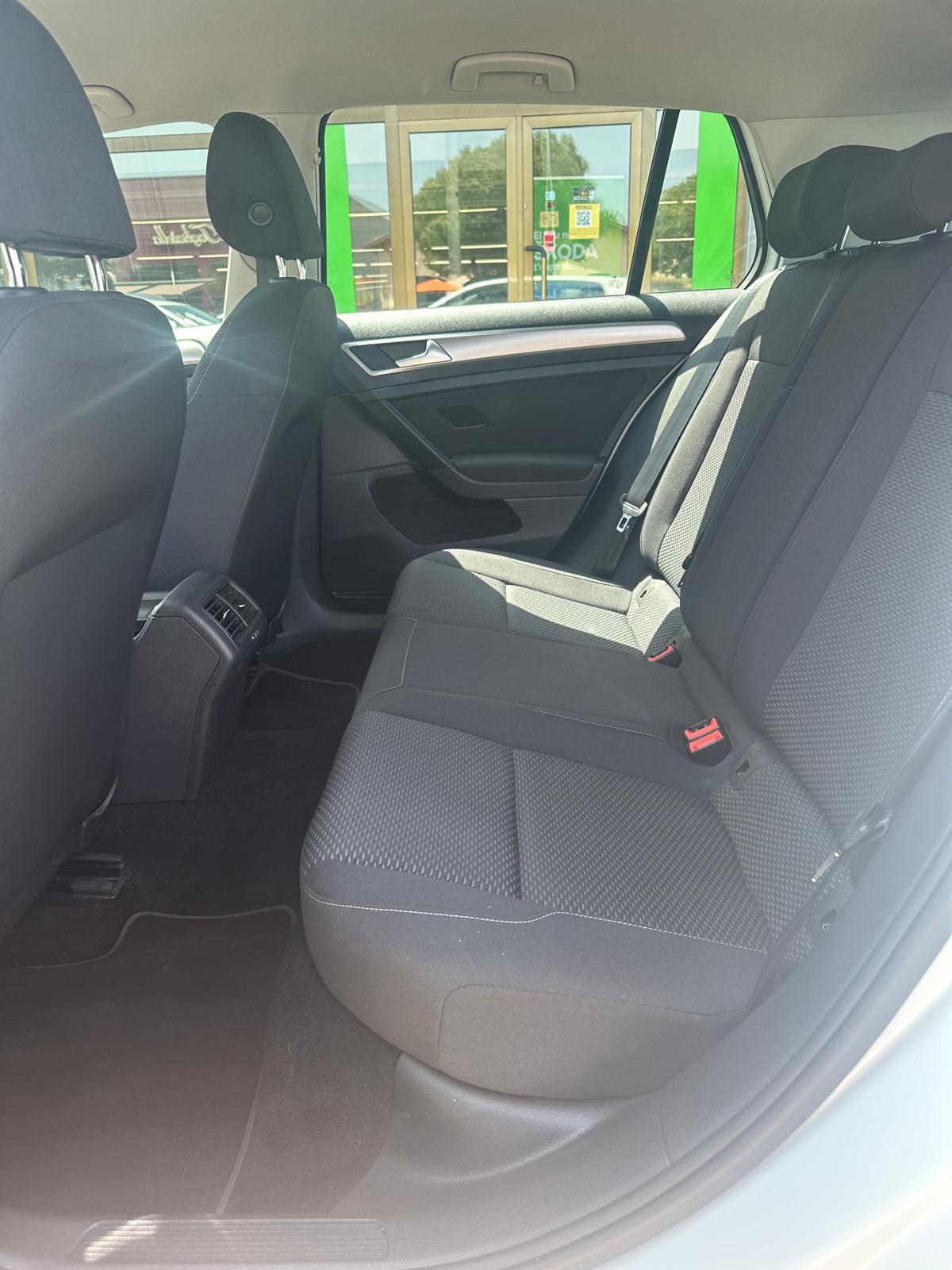 VOLKSWAGEN GOLF Last Edition 1.6 TDI 85kW (115CV)  //  89.588 km