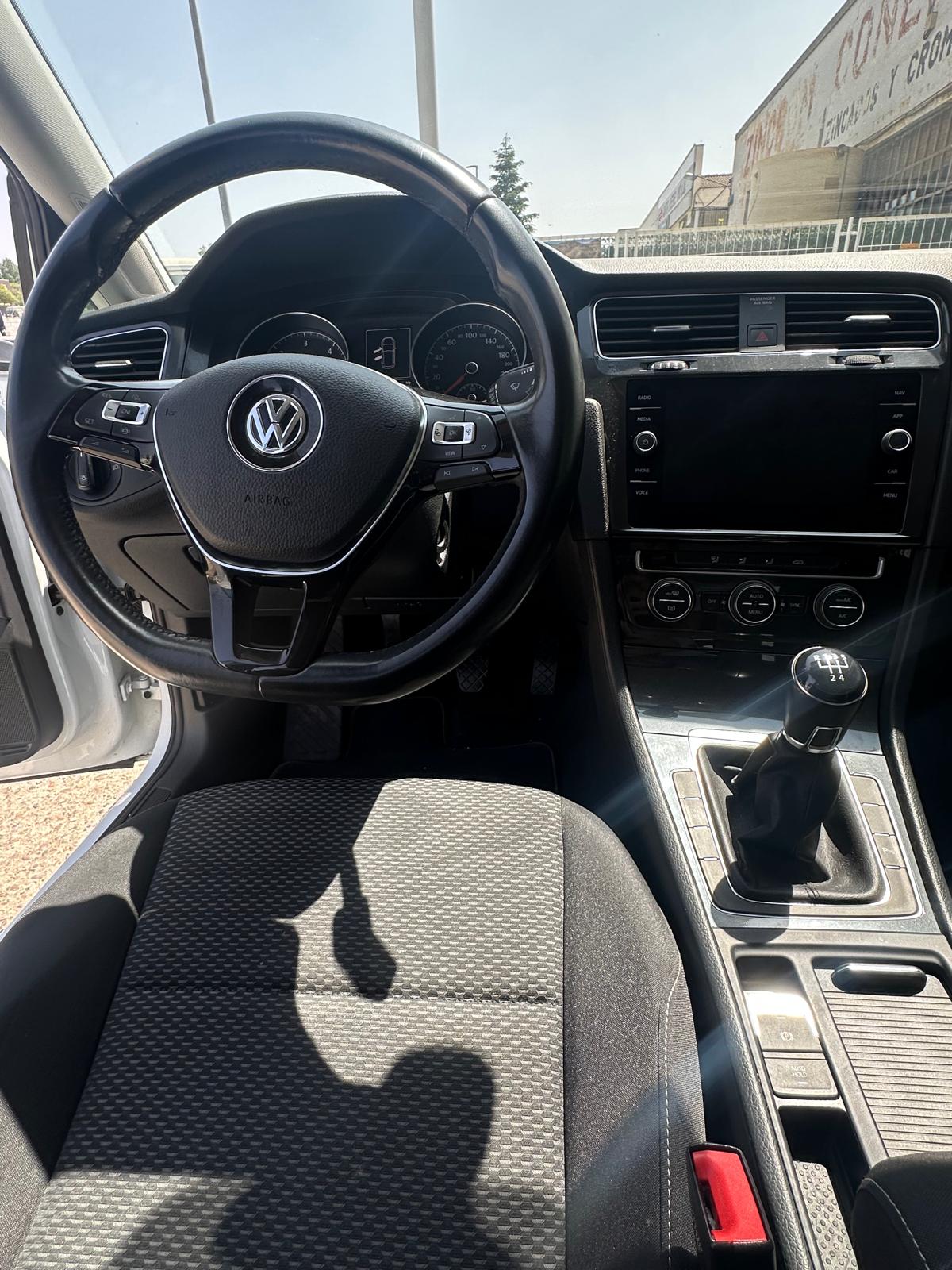 VOLKSWAGEN GOLF Last Edition 1.6 TDI 85kW (115CV)  //  89.588 km