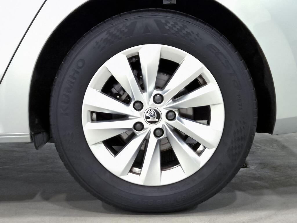 Skoda Octavia Combi 2.0 TDI 85kW (115CV) Design  //  23.704 km