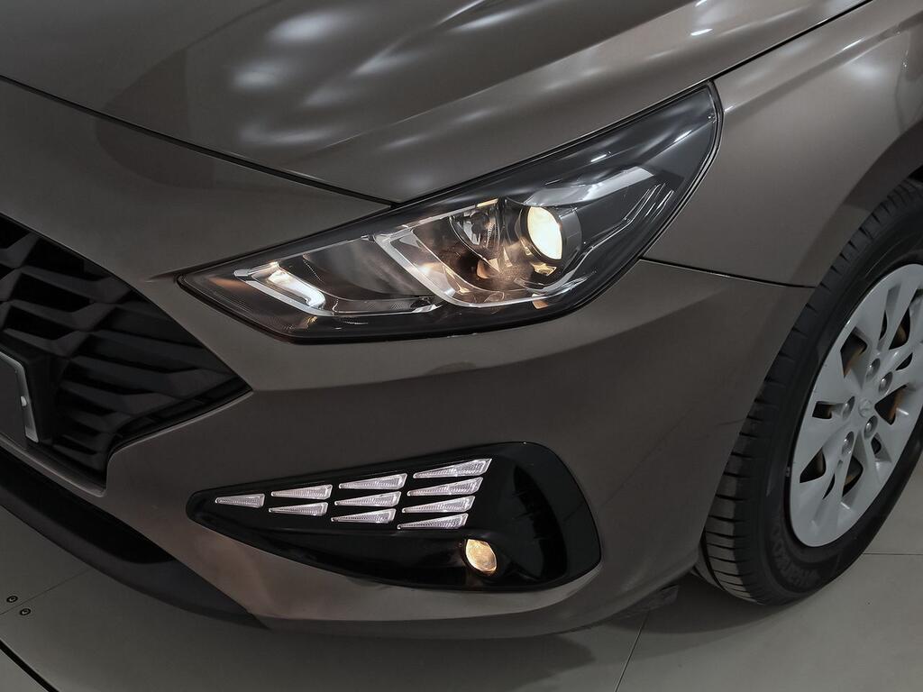 Hyundai i30 1.5 DPI Essence  // 48.966 km