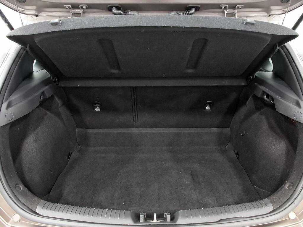 Hyundai i30 1.5 DPI Essence  // 48.966 km