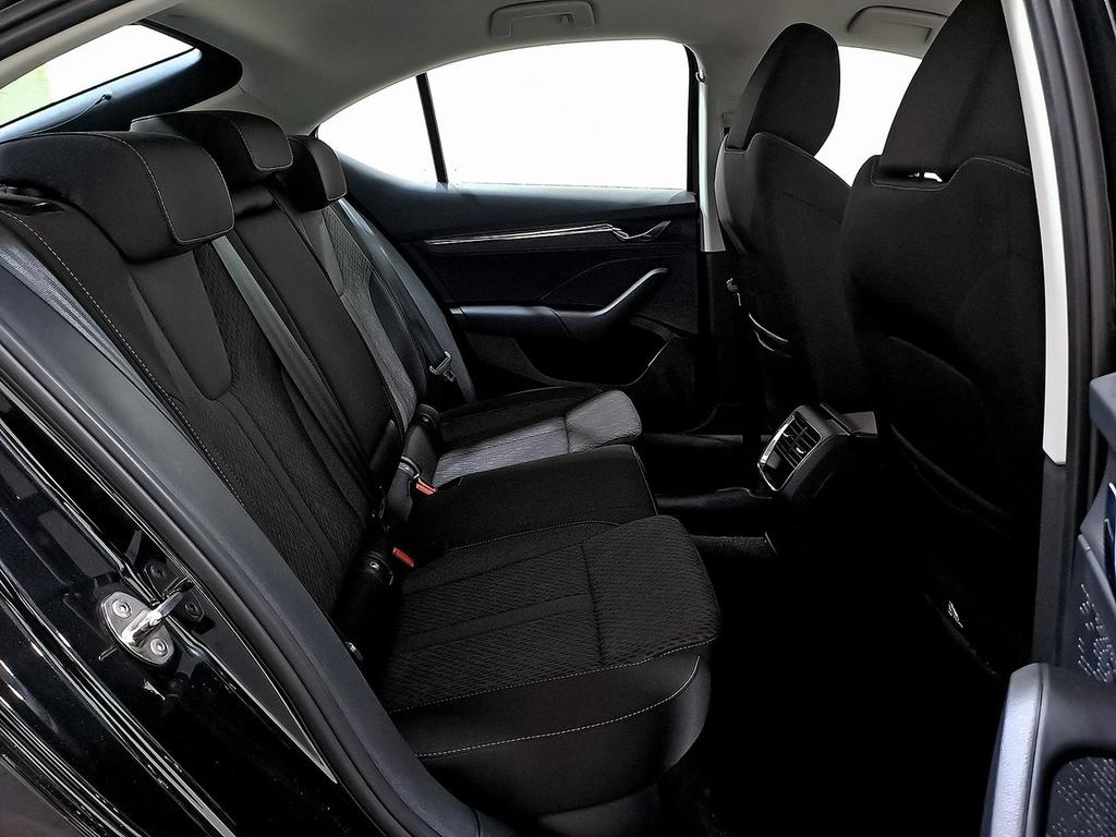 Skoda Octavia Combi 1.5 TSI 110kW DSG m-HEV Ambit Plus // 13.800 km