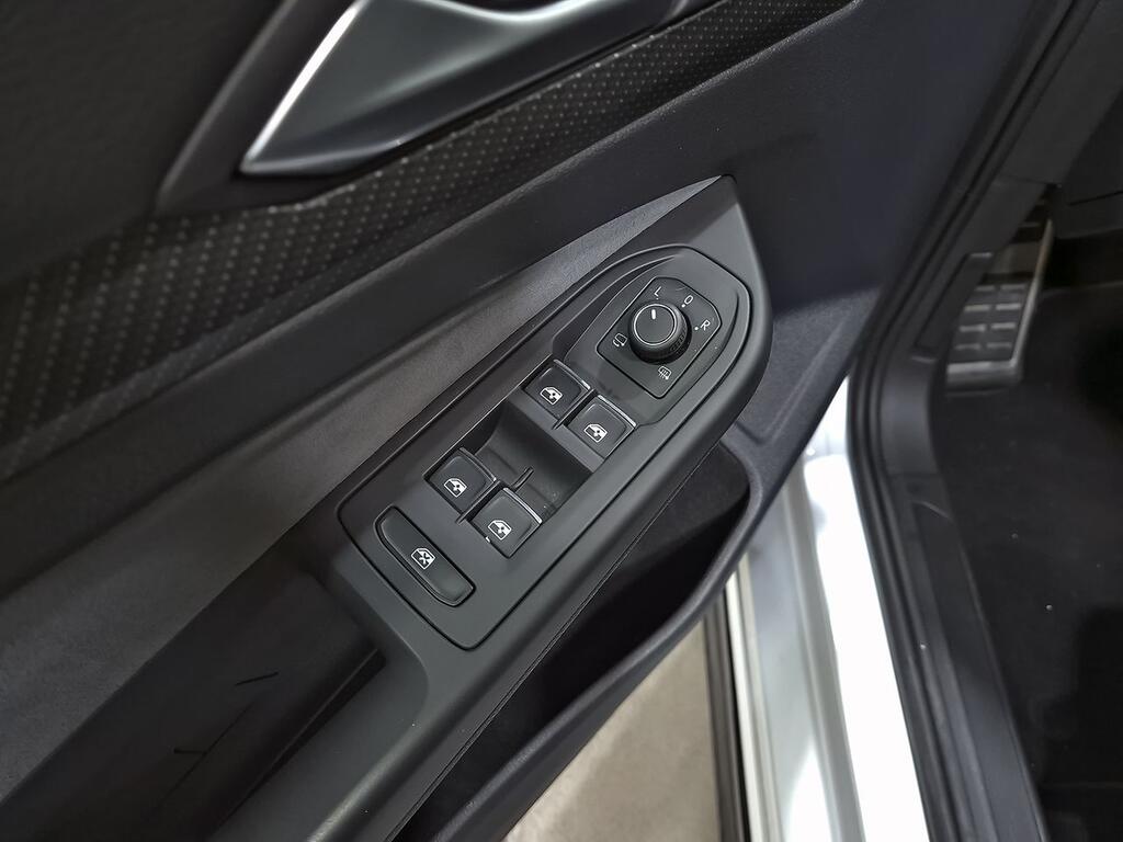 Volkswagen Golf R-Line 1.5 eTSI 110kW (150CV) DSG  //  52.474 km