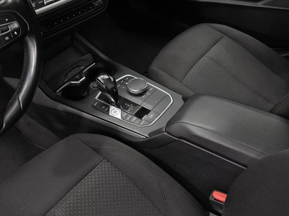 BMW Serie 1 118d Business Auto //  68.006 KM