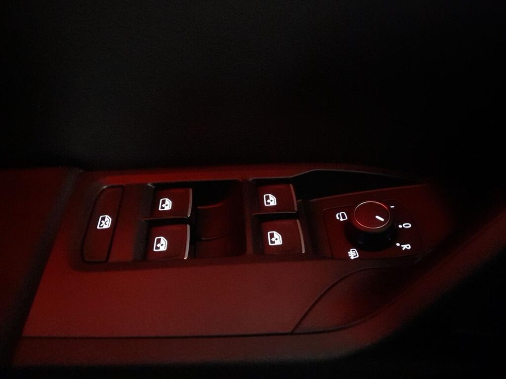 SEAT Leon 1.5 TSI e-Hybrid 150kW DSG-6 FR XM  //  2.950 km
