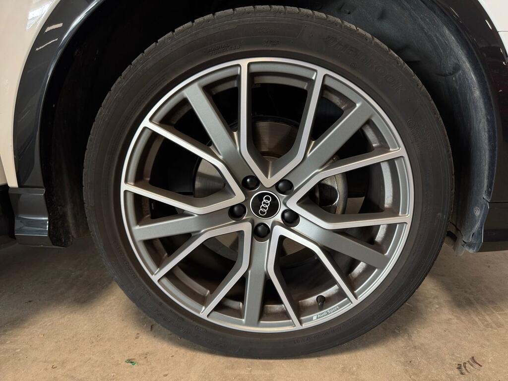 Audi Q3 Black line 35 TDI 110kW (150CV)  //  31.957 km