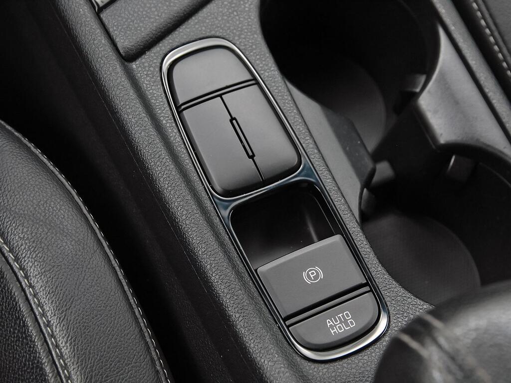 Kia Niro 1.6 GDi HEV 104kW (141CV) Drive  //  74.159 km