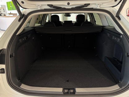 Skoda Superb Combi 1.5 TSI iV P-HEV DSG Selection  //  1 km
