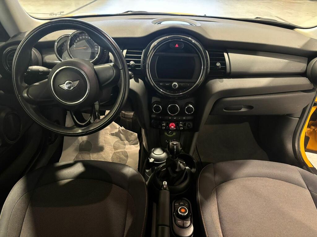 Mini COOPER  //  69.300 km