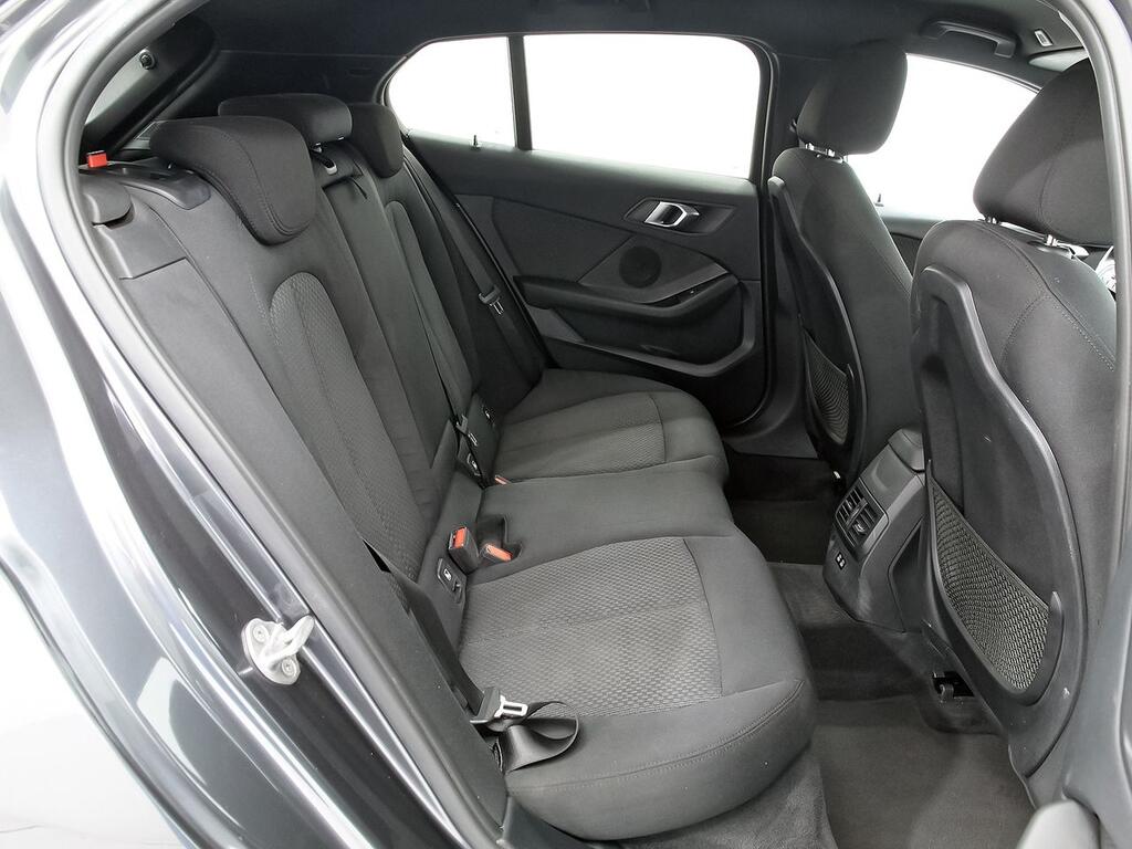 BMW Serie 1 118d Business Auto //  68.006 KM