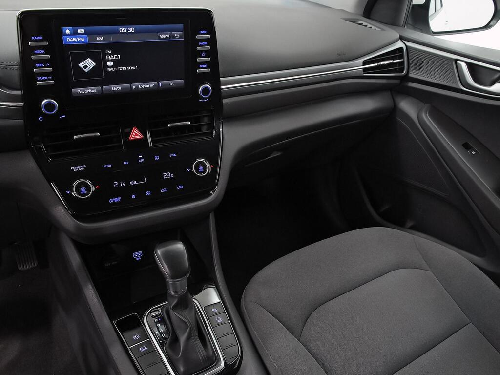 Hyundai IONIQ 1.6 GDI HEV Tecno DCT  //  78.240 km