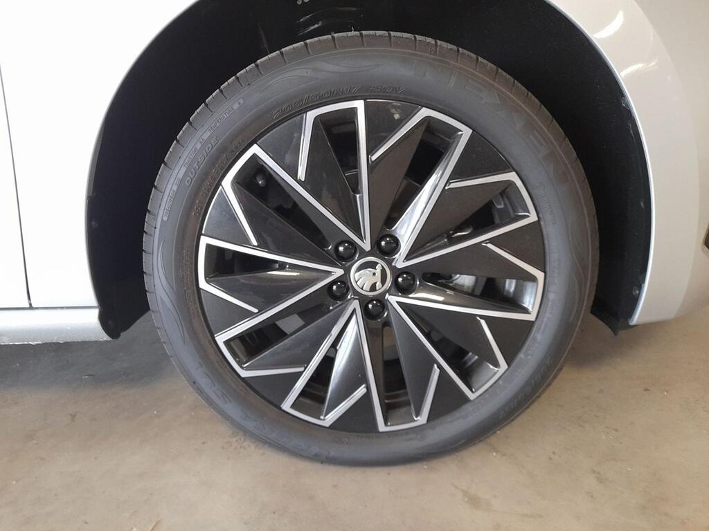 Skoda Scala 1.0 TSI 85KW (115 CV) SELECTION  //  1 km