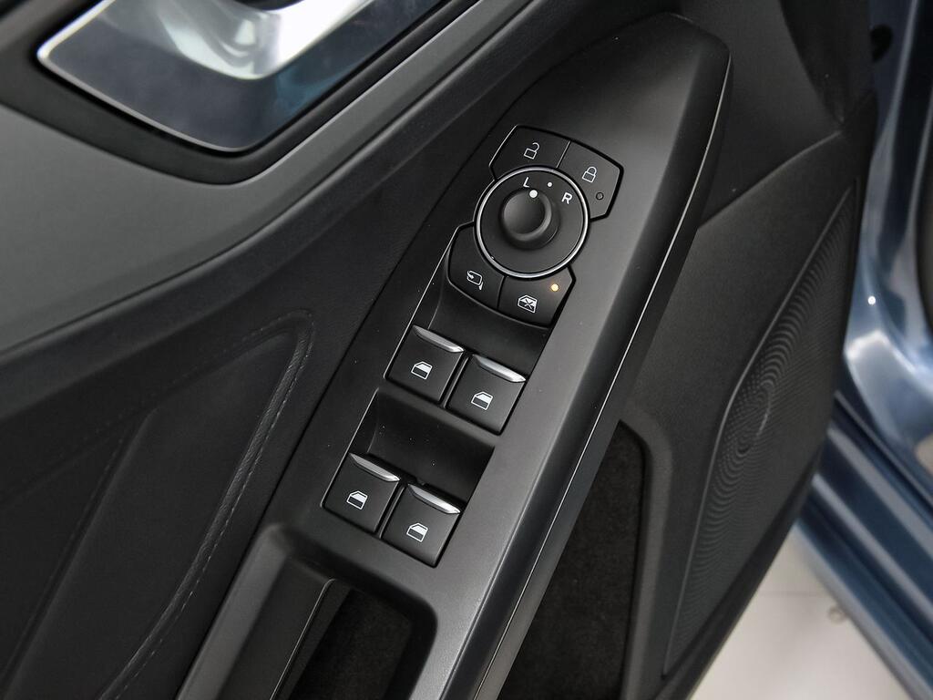 Ford Focus 1.0 Ecoboost MHEV 92kW ST-Line Style SIP //  55.229 km