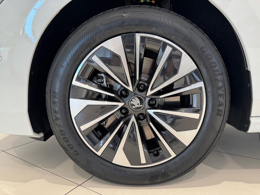 Skoda Superb Combi 1.5 TSI iV P-HEV DSG Selection  //  1 km