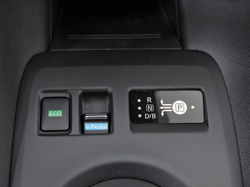 Nissan Leaf 40kWh Acenta 150 CV // 5 km