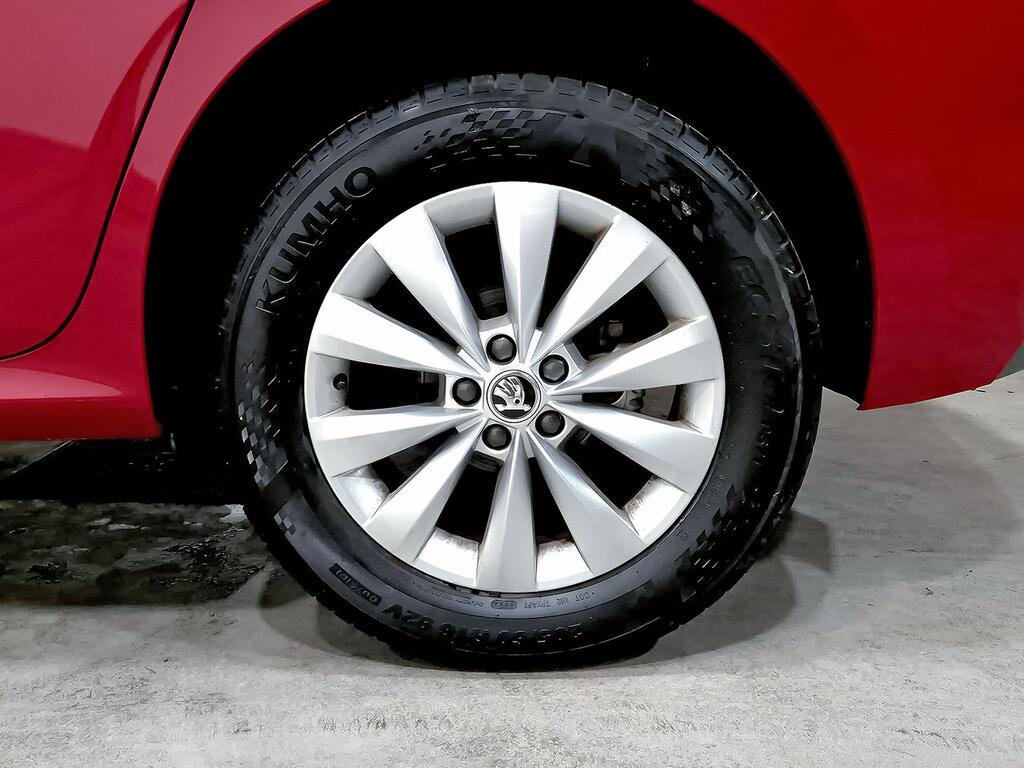 Skoda Kamiq 1.0 TSI 70kW (95CV) AMBITION // 30.892 km