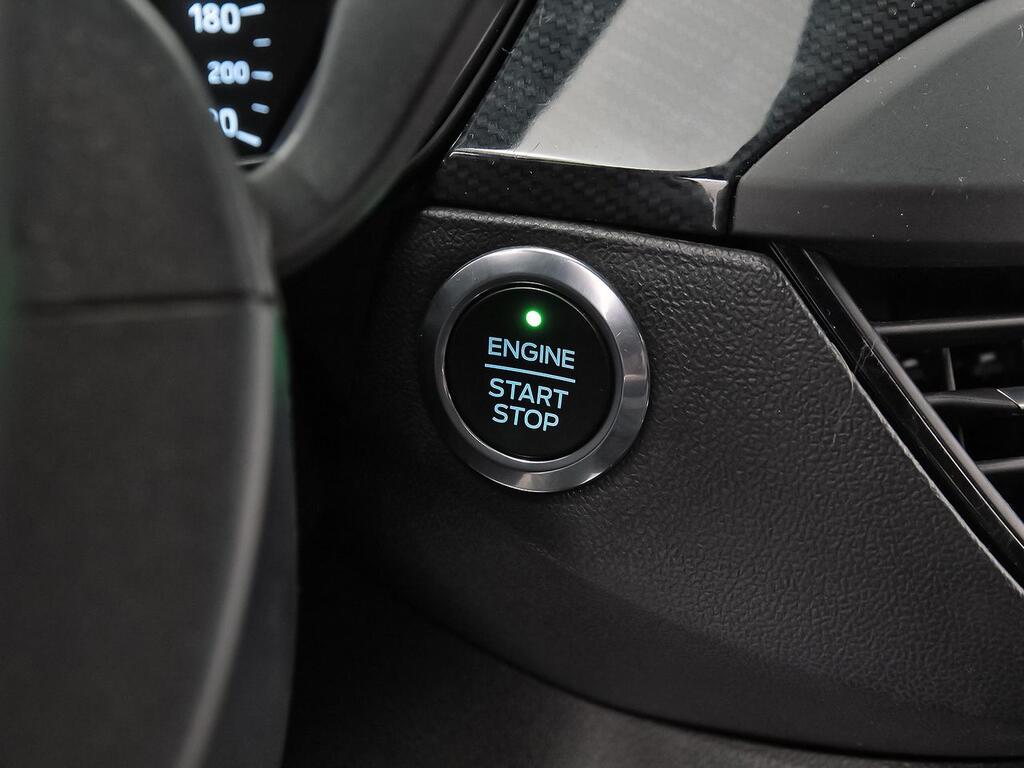 Ford Focus 1.0 Ecoboost MHEV 92kW ST-Line  // 78.098 km