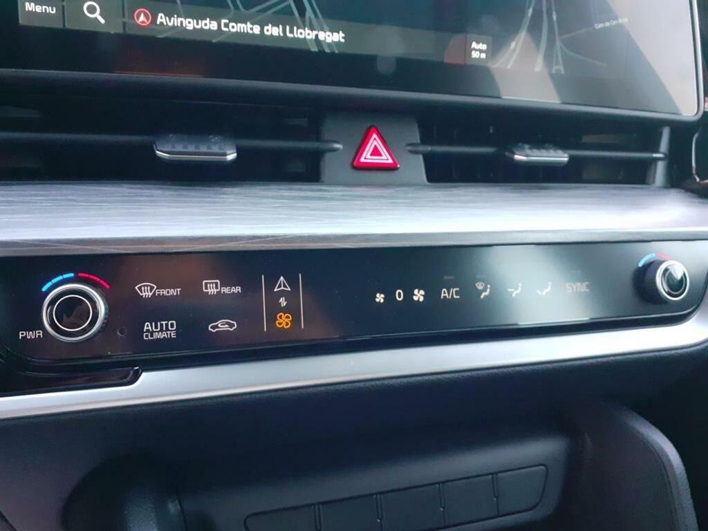 Kia Sportage 1.6 T-GDi MHEV Tech 4x4 DCT  (180CV)  //  18.000 km