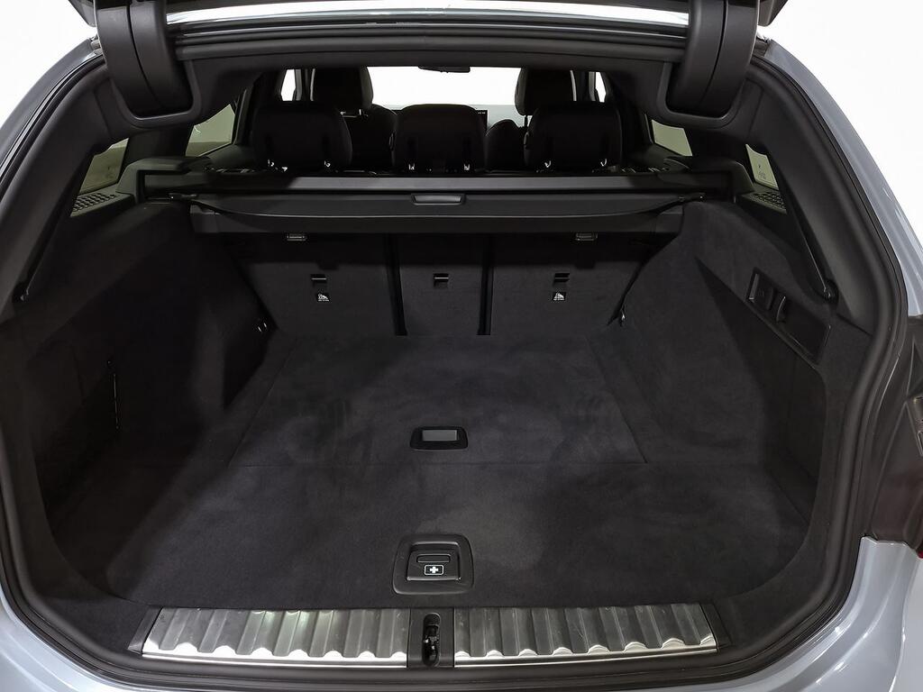 BMW Serie 3 318d Auto.Touring  //  28.329 km