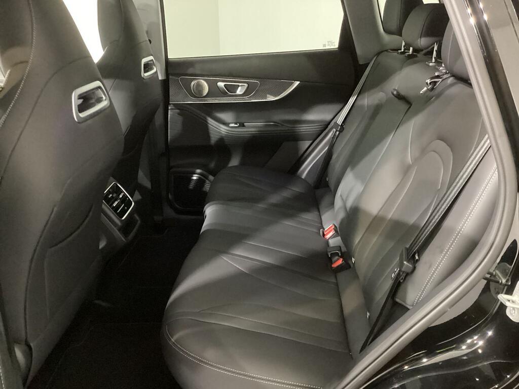 Ebro S700 1.5 TGDI PHEV Luxury E-CVT  //  1 km